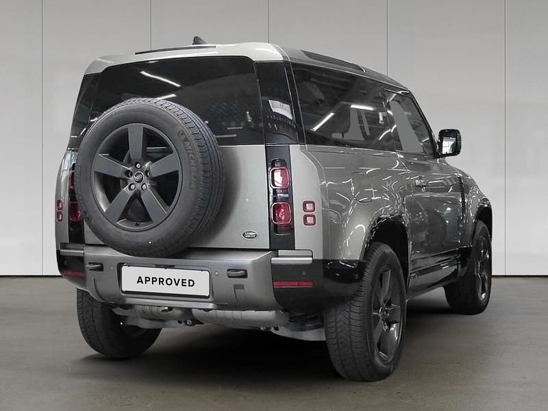 Gebraucht Land Rover Defender SE Dynamic 202 PS (148 kW) 2023 Pangea green SUV