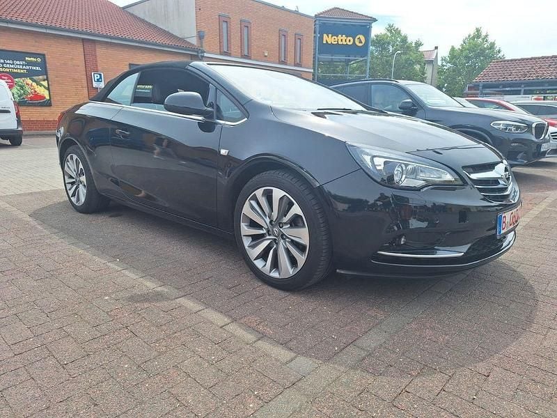 Schwarz Gebraucht 2018 Opel Cascada Ultimate Cabrio | 17.500 € (Guter Preis) - Bild 1/4