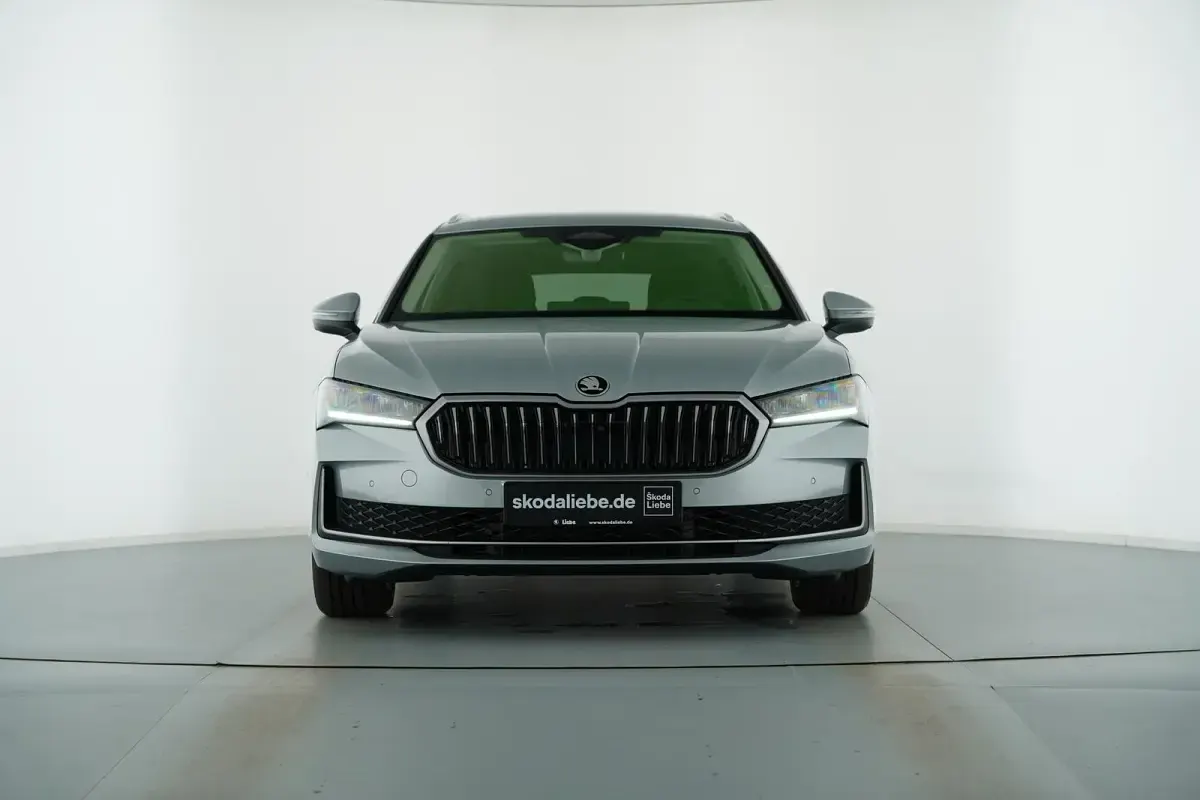 Gebraucht Skoda Superb Selection 193 PS (141 kW) 2024 Pebble silber metallic Limousine