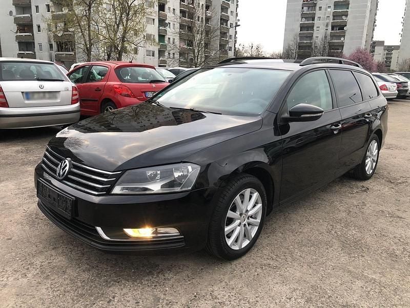 Gebraucht VW Passat 122 PS (89 kW) 2012 Schwarz Kombi