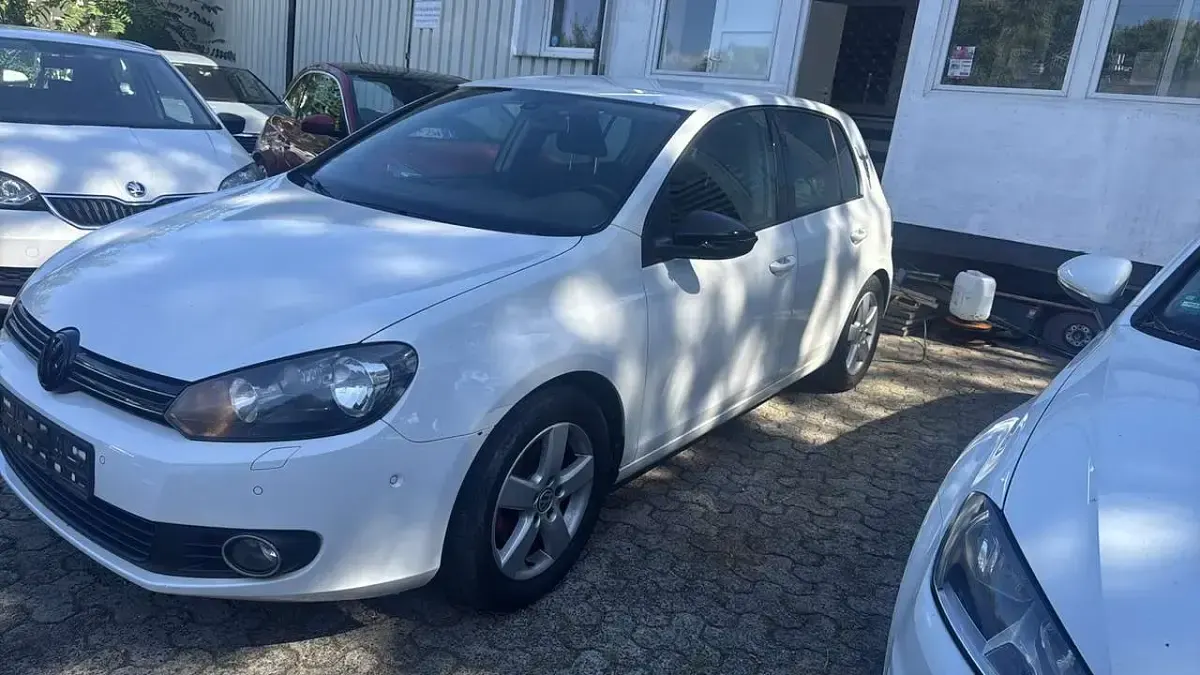 Gebraucht VW Golf VI Trendline 102 PS (75 kW) 2009 Reflexsilber metallic Kleinwagen