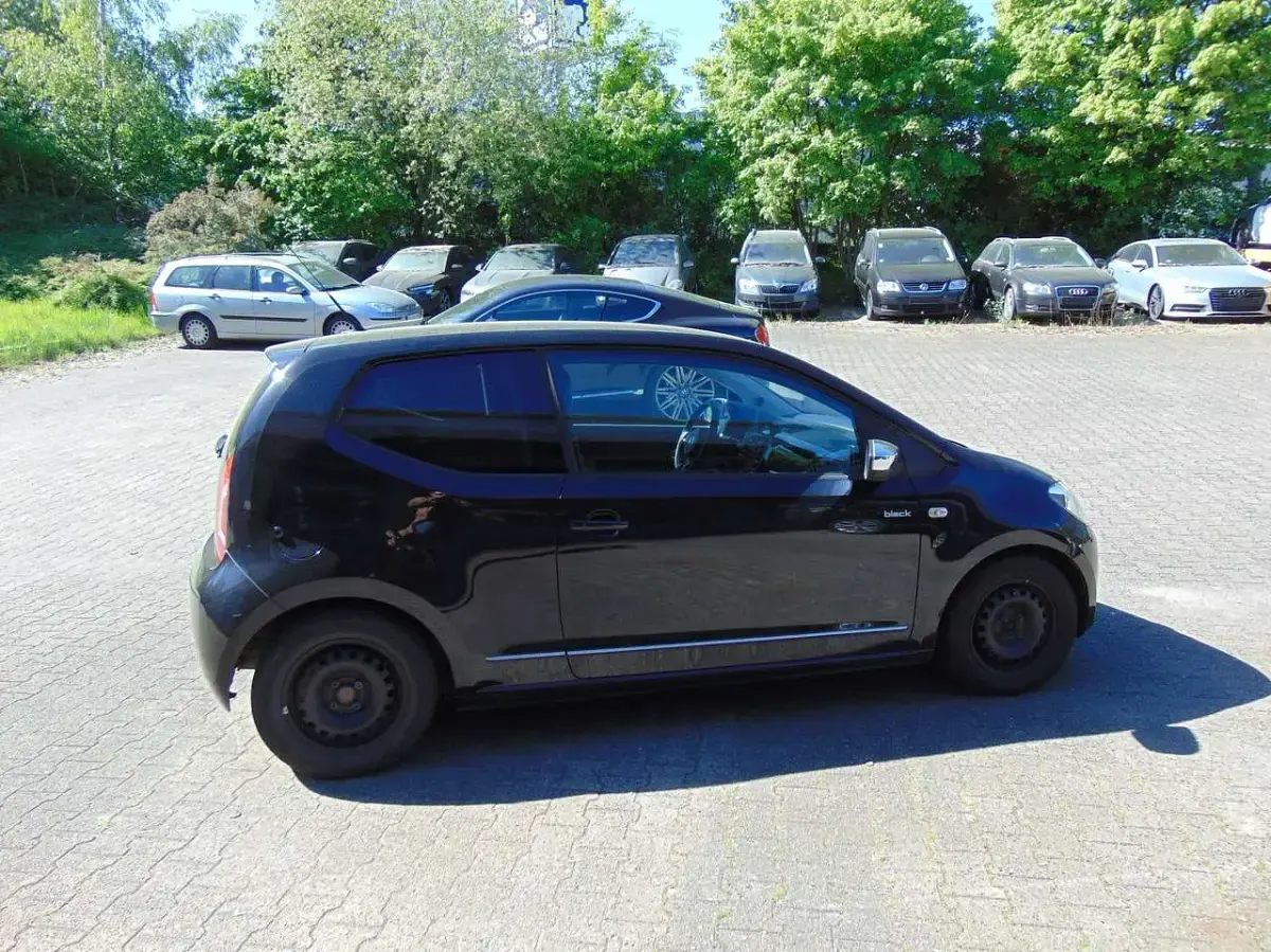 Second-hand VW up! 75 CP (55 kW) 2012 Negru Hatchback