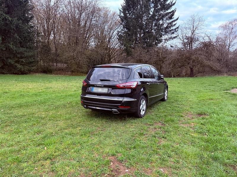 Gebraucht Ford S-MAX Titanium 210 PS (154 kW) 2017 Schwarz Van / Kleinbus