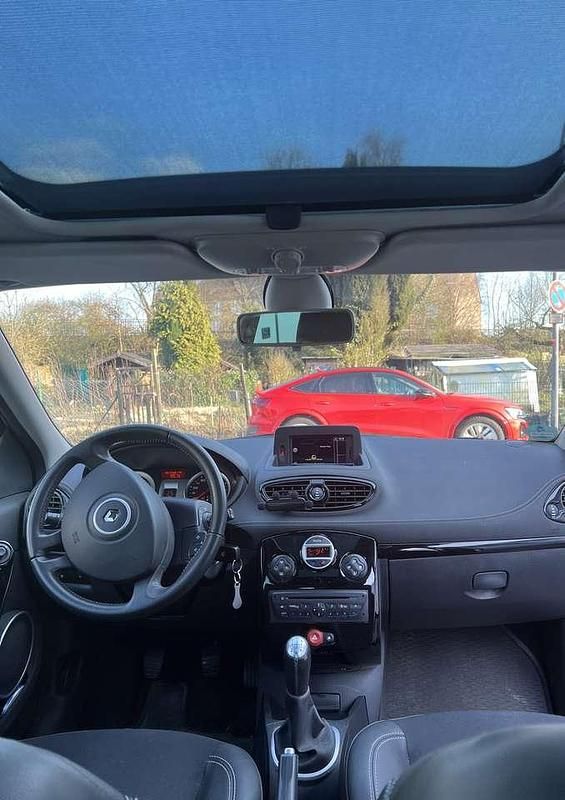 Gebraucht Renault Clio IV Night&Day 106 PS (77 kW) 2012 Grau Limousine