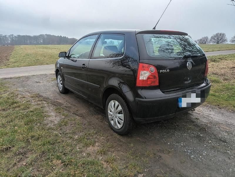 Gebraucht VW Polo 54 PS (39 kW) 2003 Schwarz Kleinwagen