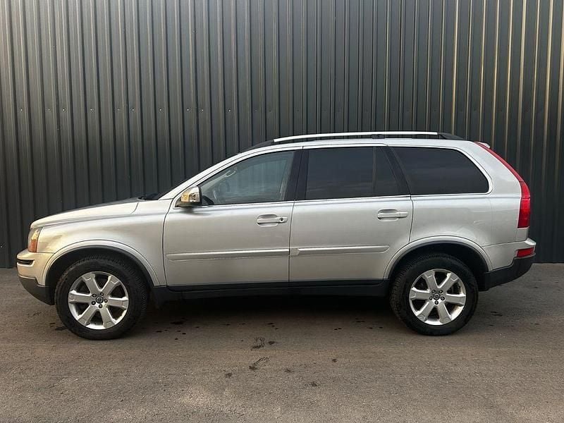 Silber Gebraucht 2011 Volvo XC90 Momentum SUV | 8.990 € (Superpreis) - Bild 1/4