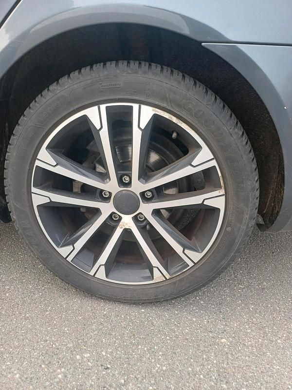 Gebraucht Skoda Octavia 105 PS (77 kW) 2012 Grau Kombi