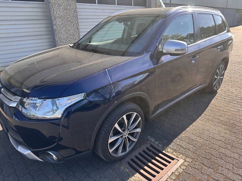 Blau Gebraucht 2014 Mitsubishi Outlander Diamant Edition SUV | 7.990 € (Fairer Preis) - Bild 1/4