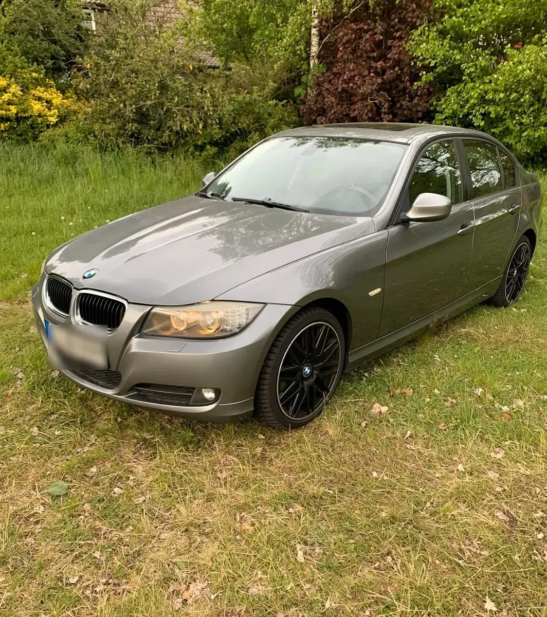 Gebraucht BMW 320 170 PS (125 kW) 2009 Grau Limousine