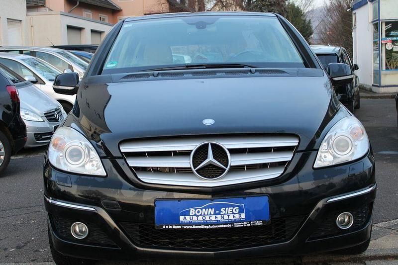 Gebraucht Mercedes B200 136 PS (100 kW) 2009 Schwarz Van / Kleinbus