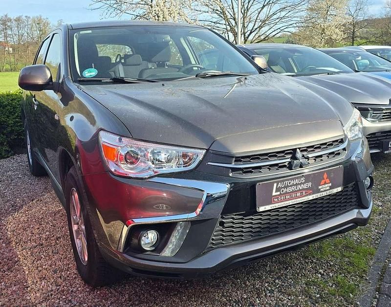 Gebraucht Mitsubishi ASX Active 117 PS (86 kW) 2019 Granitbraun (metallic) SUV