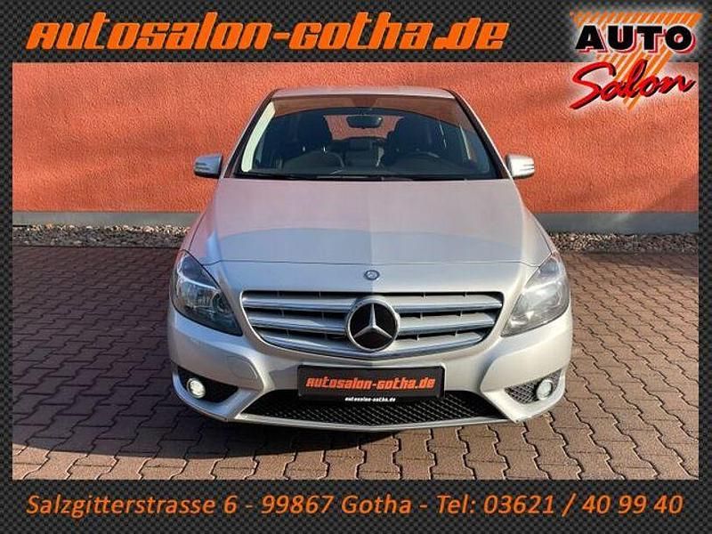 Gebraucht Mercedes B180 122 PS (89 kW) 2014 Silber Van / Kleinbus