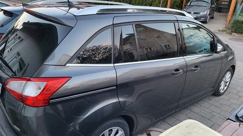 Gebraucht Ford Grand C-Max Titanium 150 PS (110 kW) 2017 Grau Van / Kleinbus