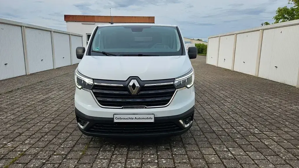 Gebraucht Renault Trafic 131 PS (96 kW) 2022 Weiß Van / Kleinbus