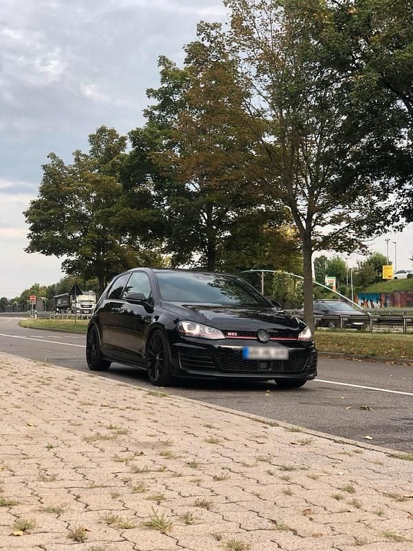 Gebraucht VW Golf VII GTI 230 PS (169 kW) 2017 Schwarz Kleinwagen