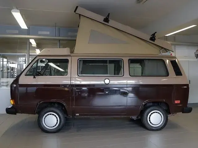 Gebraucht VW T3 83 PS (61 kW) 1984 Merianbraun/tostkanabeige Van