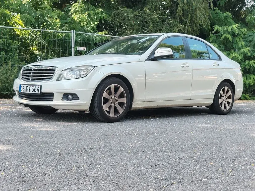 Gebraucht Mercedes 200 136 PS (100 kW) 2008 Weiß Limousine