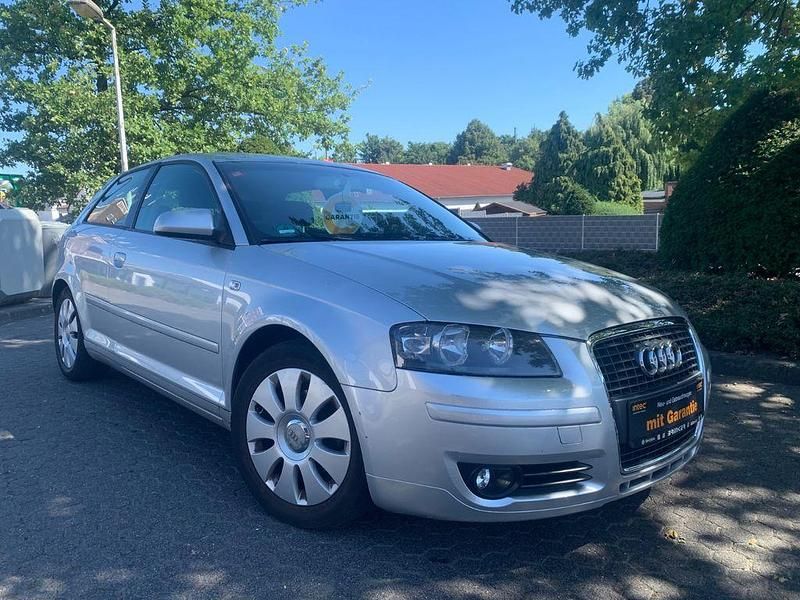 Silber Gebraucht 2005 Audi A3 Attraction Limousine | 3.899 € (Etwas zu teuer) - Bild 1/4