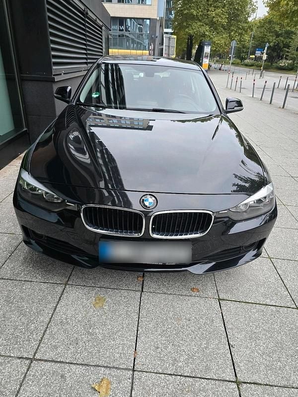 Gebraucht BMW 320 163 PS (119 kW) 2015 Schwarz Kombi