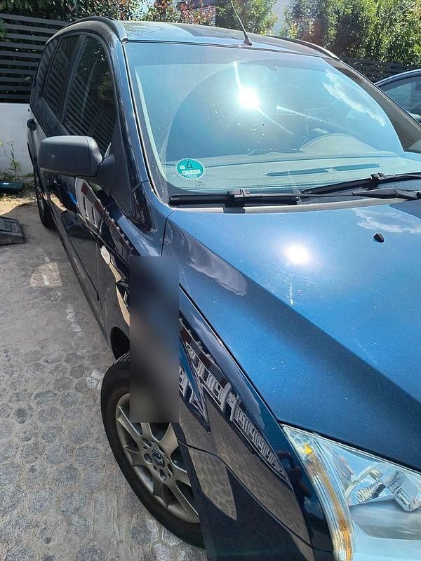 Blau Gebraucht 2005 Ford Focus Ghia Kombi | 1.500 € (Guter Preis) - Bild 1/4