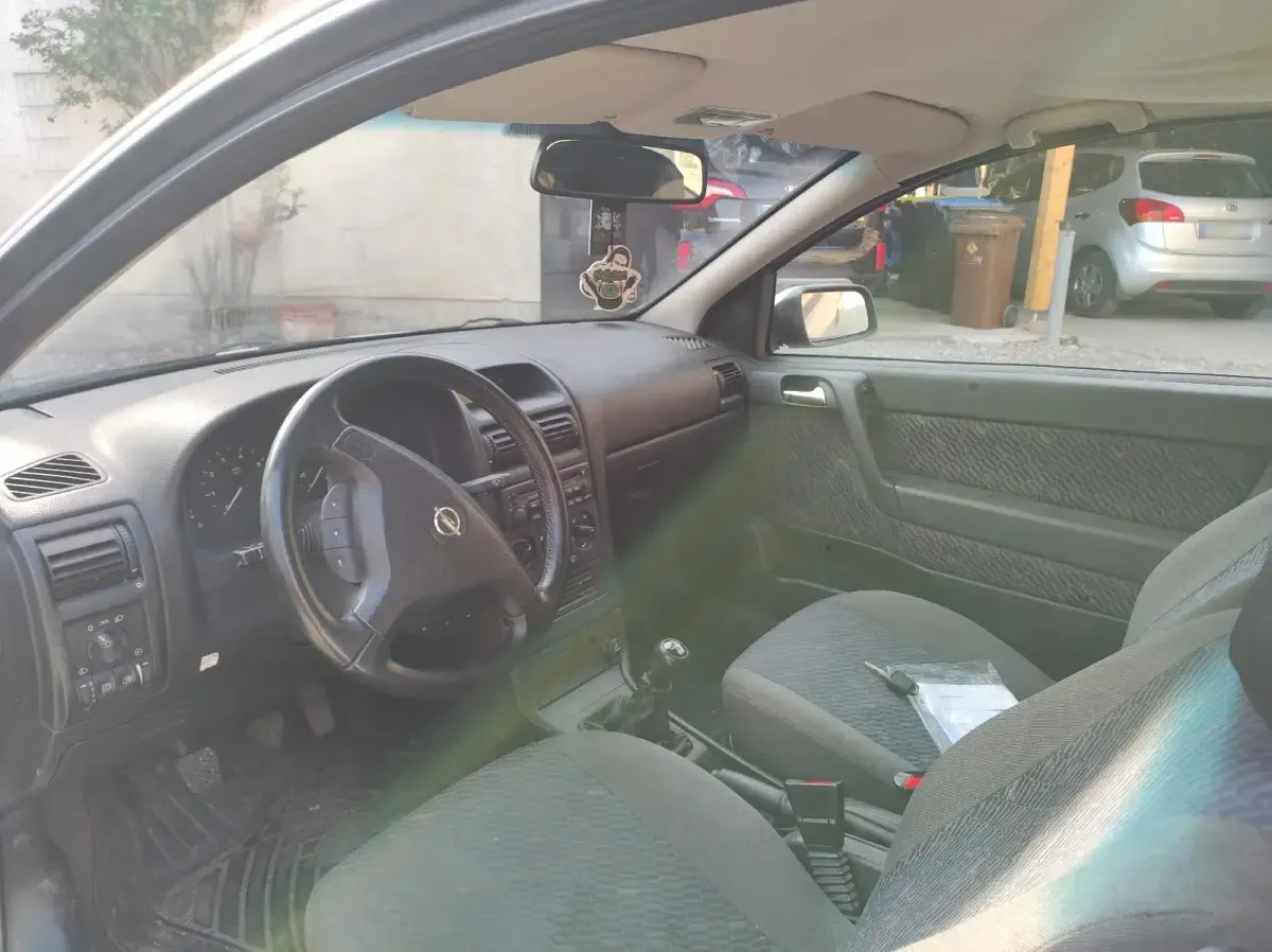 Gebraucht Opel Astra 101 PS (74 kW) 2001 Silber Coupé