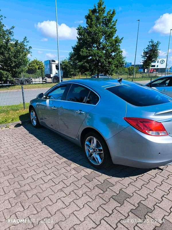 Grau Gebraucht 2013 Opel Insignia Limousine | 2.399 € (Superpreis) - Bild 1/4