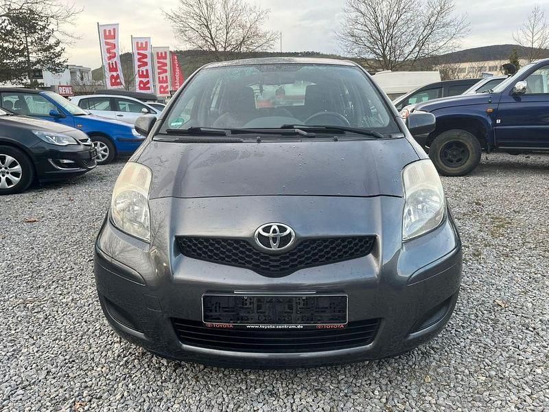 Gebraucht Toyota Yaris Sol 101 PS (74 kW) 2009 Grau Kleinwagen