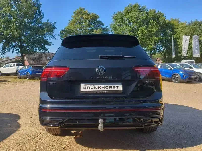 Gebraucht VW Tiguan Allspace R-line 245 PS (180 kW) 2024 Schwarz SUV