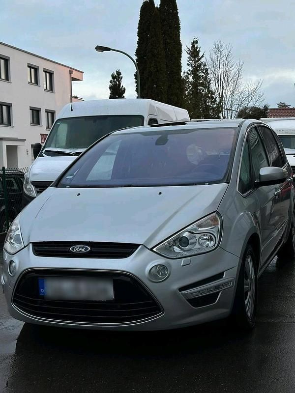 Grau Gebraucht 2011 Ford S-MAX S Van / Kleinbus | 6.000 € - Bild 1/4