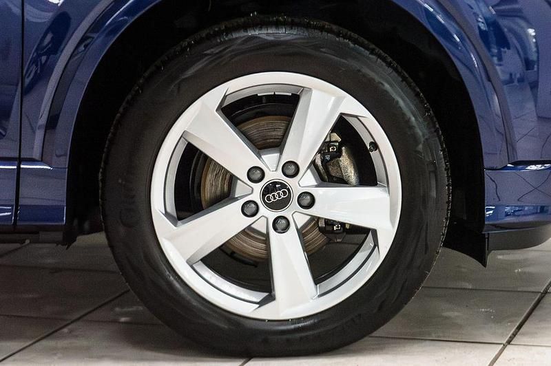 Gebraucht Audi Q2 S-Line 150 PS (110 kW) 2024 Blau SUV