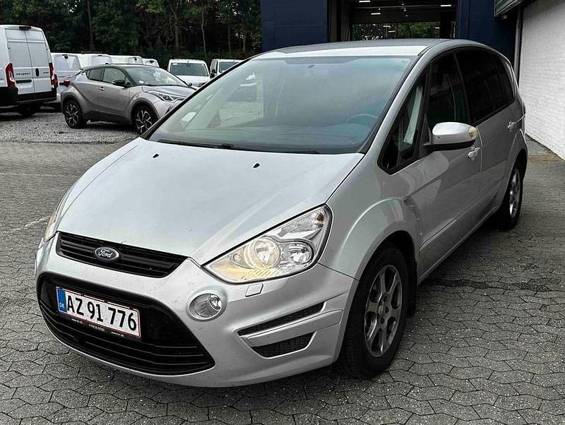 Grau Gebraucht 2013 Ford S-MAX Titanium Van / Kleinbus | 4.500 € (Superpreis) - Bild 1/4