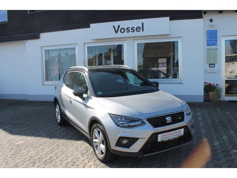 Silbermetallic (metallic) Gebraucht 2021 Seat Arona FR SUV | 17.890 € (Fairer Preis) - Bild 1/4
