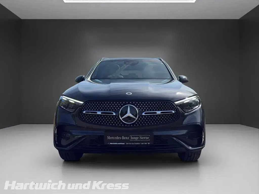 Gebraucht Mercedes GLC220 AMG line 197 PS (144 kW) 2024 Lack graphitgrau SUV