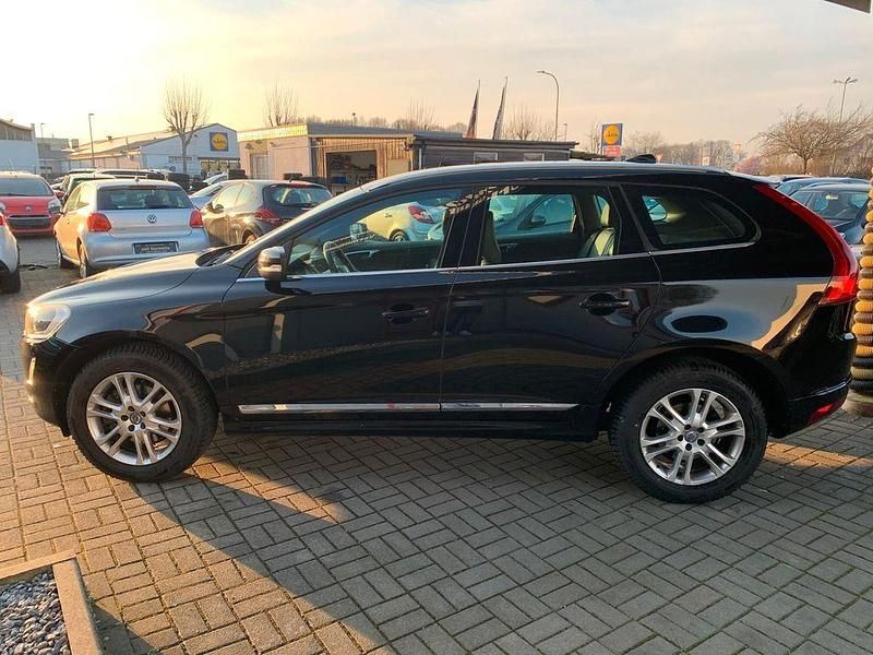 Gebraucht Volvo XC60 Kinetic 190 PS (139 kW) 2015 Schwarz SUV
