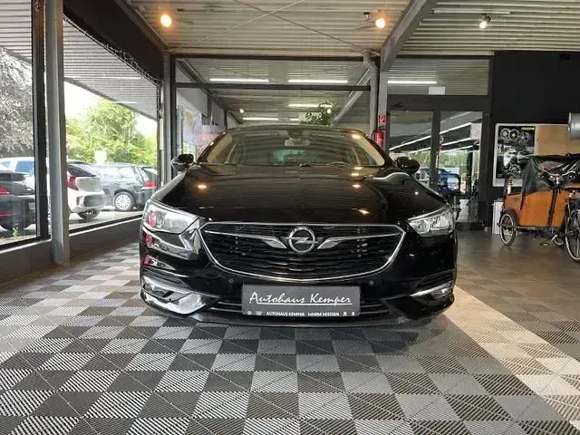 Gebraucht Opel Insignia Business Edition 136 PS (100 kW) 2018 Onyx schwarz (metallic) Limousine