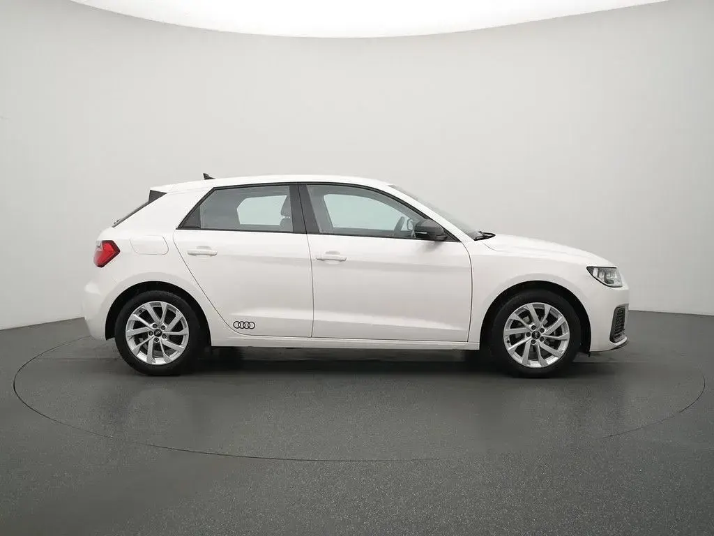 Gebraucht Audi A1 95 PS (69 kW) 2022 Weiss / cortinaweiss SUV