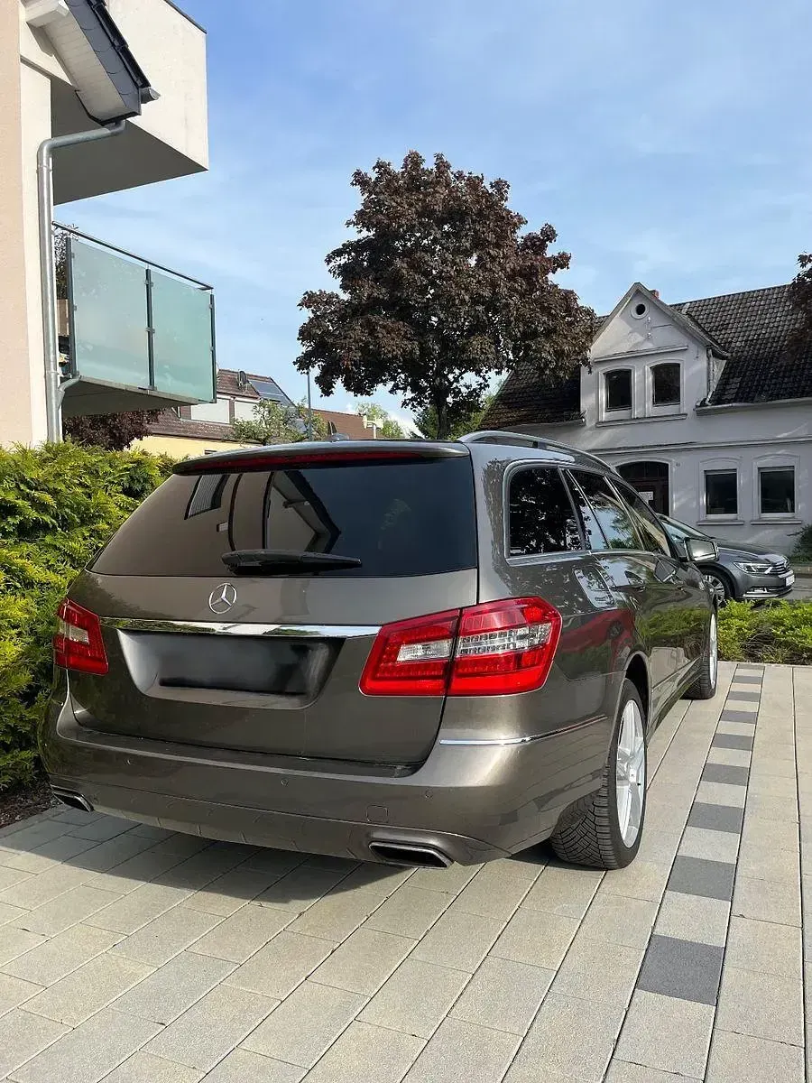 Gebraucht Mercedes E350 Avantgarde 265 PS (194 kW) 2012 Grau Kombi