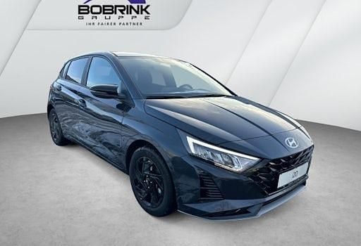 Neu Hyundai i20 Blackline 90 PS (66 kW) 2026 Grau Kleinwagen