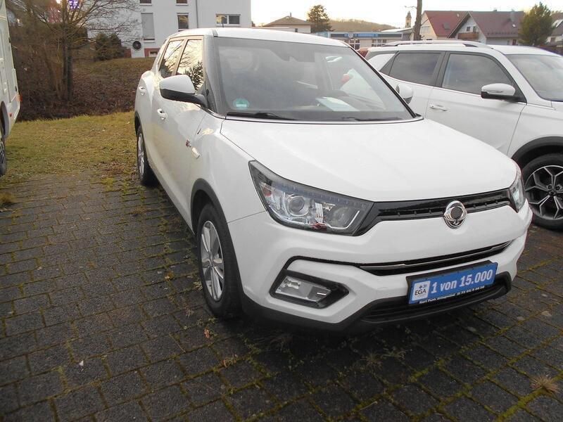 Weiß Gebraucht 2018 Ssangyong Tivoli Quartz | 14.300 € (Etwas zu teuer) - Bild 1/4