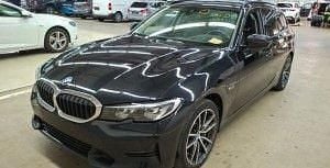 Schwarz Gebraucht 2022 BMW 330e Shadowline Kombi | 25.999 € (Superpreis) - Bild 1/4