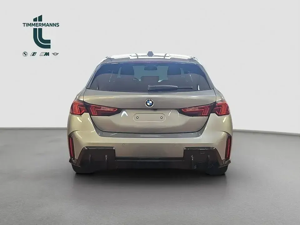 Uusi BMW 120 Performance 170 HP (125 kW) 2026 Harmaa Viistoperä