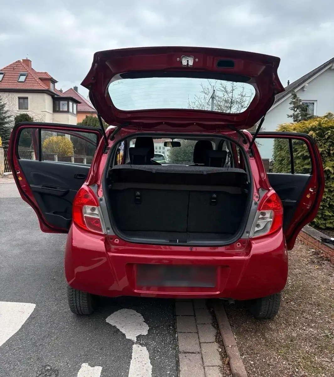 Gebraucht Suzuki Celerio 68 PS (50 kW) 2015 Rot Kleinwagen