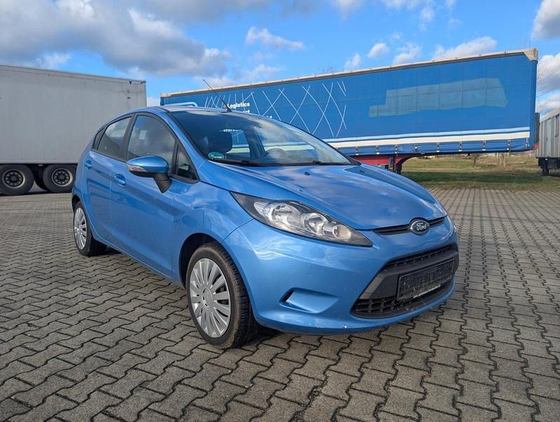Gebraucht Ford Fiesta 82 PS (60 kW) 2012 Blau Kleinwagen