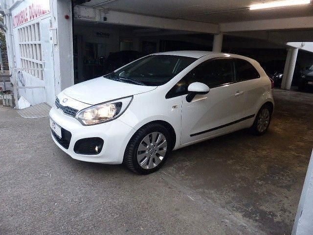 Gebraucht Kia Rio DREAM-TEAM Edition 109 PS (80 kW) 2013 Weiß Kleinwagen