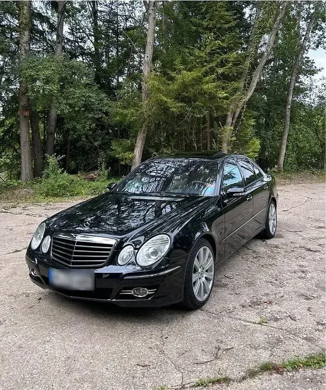 Gebraucht Mercedes E500 387 PS (284 kW) 2007 Schwarz Limousine