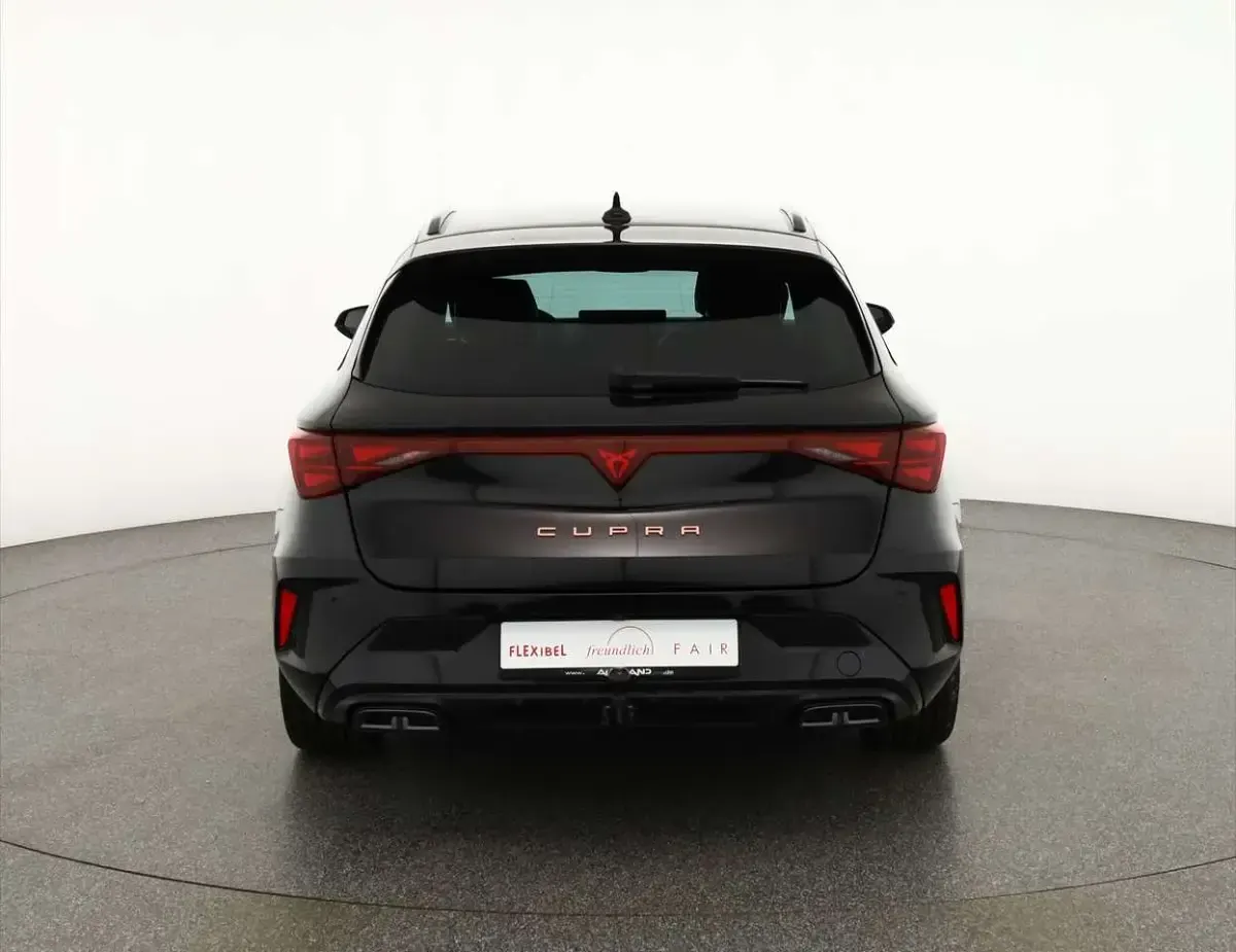 Nowe Cupra Leon 150 KM (110 kW) 2025 Czarny Kombi