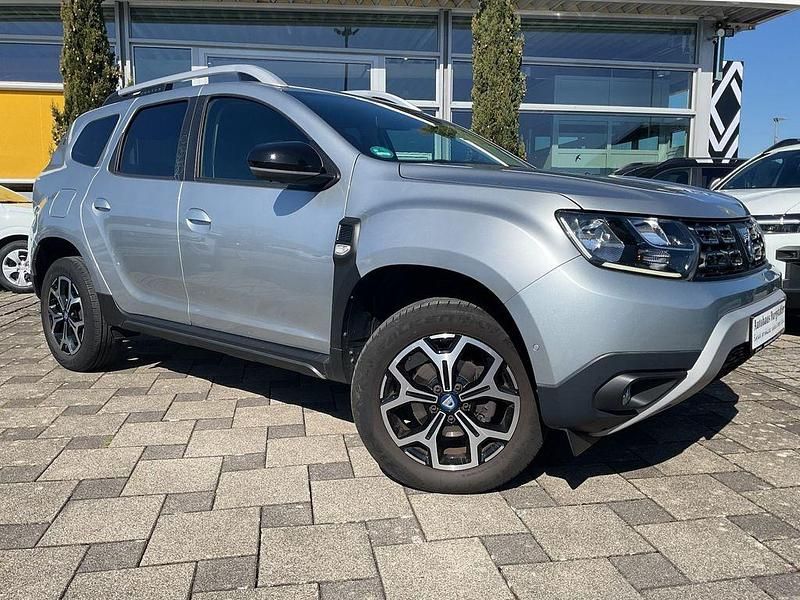 Gebraucht Dacia Duster Celebration 150 PS (110 kW) 2020 Grau SUV