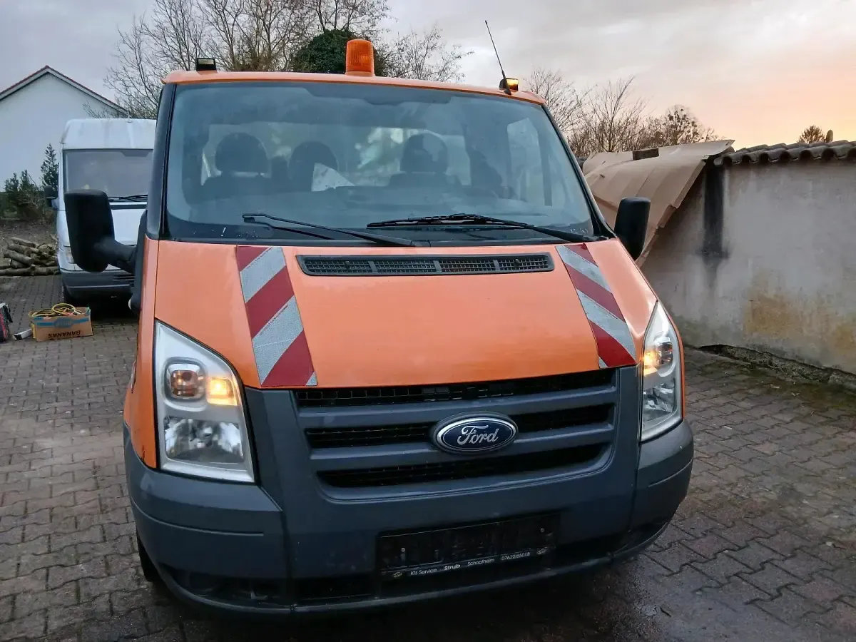 Gebraucht Ford Transit 85 PS (62 kW) 2011 Orange Kombi