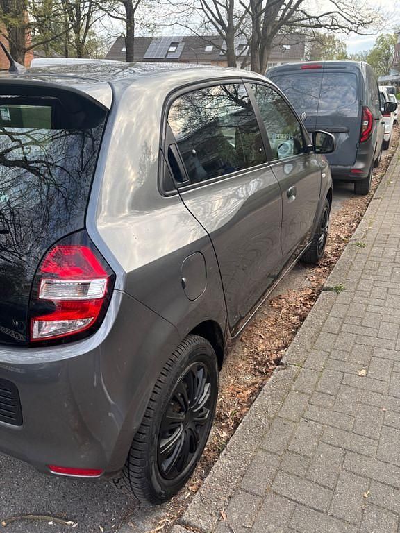 Gebraucht Renault Twingo Life 71 PS (52 kW) 2016 Grau Kleinwagen