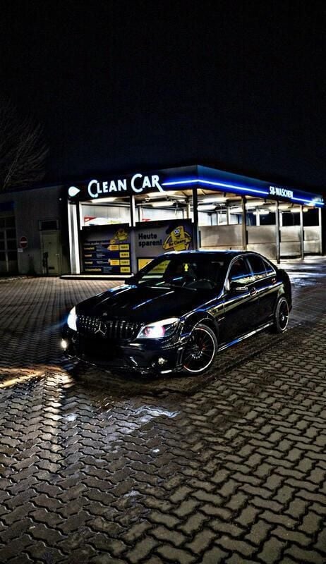 Schwarz Gebraucht 2007 Mercedes C63 AMG AMG Limousine | 9.500 € - Bild 1/4